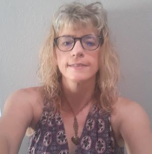 Meet your Posher, Joelle